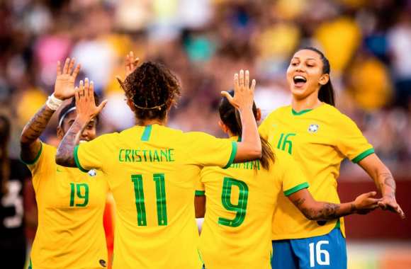 Les joueuses brésiliennes regrettent que le football féminin ne soit pas encore professionnel au Brésil
